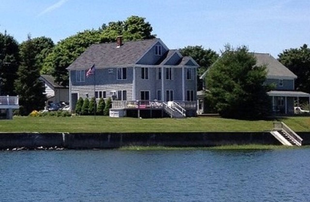 Waterfront Oasis-Dynamic Newport County: Kayaks-Fire Pit-BBQ.