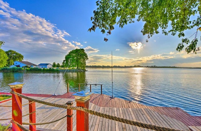 Waterfront Saginaw Bay Retreat with Grill and Yard!