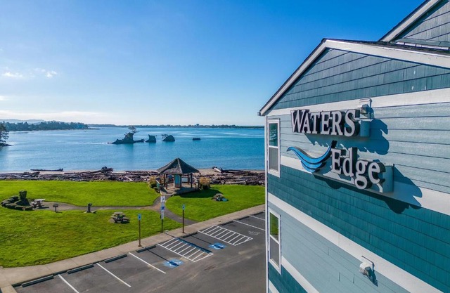 Waters Edge 402