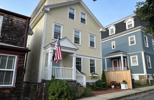Waterview and Easy Walk to all Downtown Newport, Mansions, Cliffwalk, Thames St