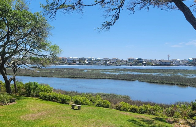 Waterway Haven 2BR/1BA Live Oaks Intracoastal Waterway Spectacular Views