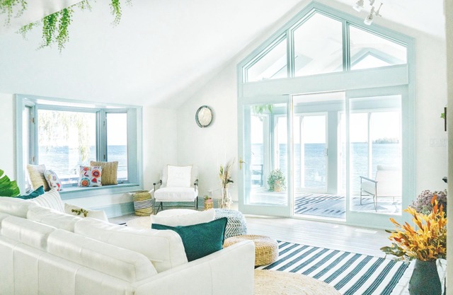 Waupoos Lakeside Cottages - Pet Friendly waterfront compound - Sleeps 20