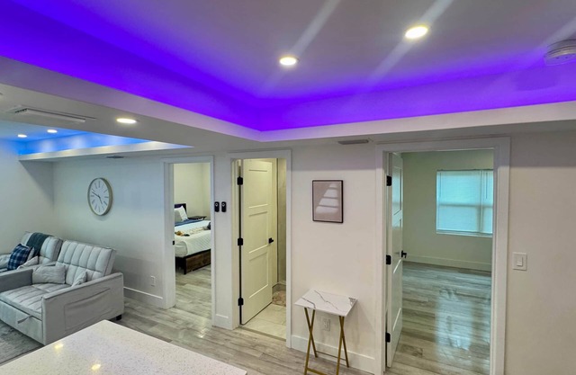 Wavecrest Retreat (Near Strip & Beach)