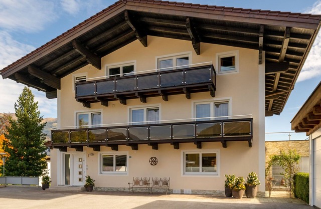 Weberbauer by Interhome