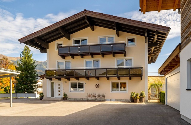Weberbauer by Interhome