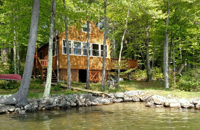Weekly discounts avail. Get away from it all on the start of The Belgrade Lakes