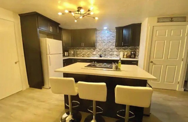 WELCOME TO DEWEY DUCK HOUSE-B! 2BR & 2BA 6-Guests