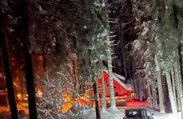 WELCOME TO OUR MOUNTAIN PARADISE in Pineloch Sun above Lake Cle Elum.