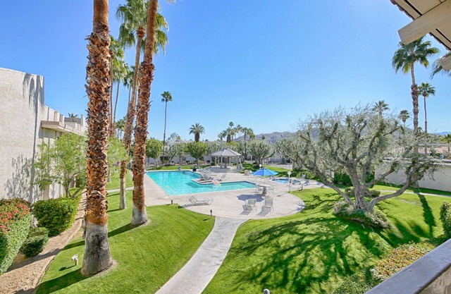 Welcome to the Pomello. Your desert oasis awaits.