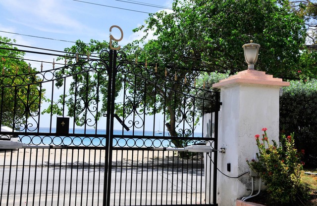 Welcome to the Unpretentious and Breezy Graceville, Steps Away From the Beach