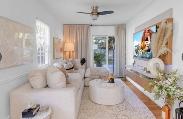 Welcome to this charming home. Perfectly combining comfort and tranquility.
