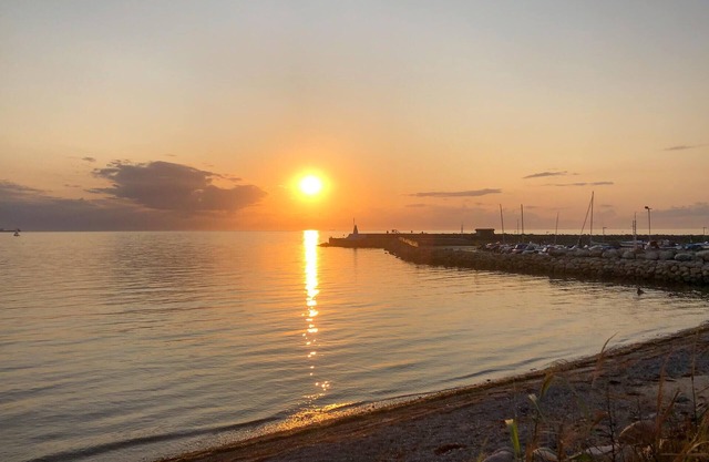 Welcome to this spacious vacation home a short distance from the sea and sandy beach.