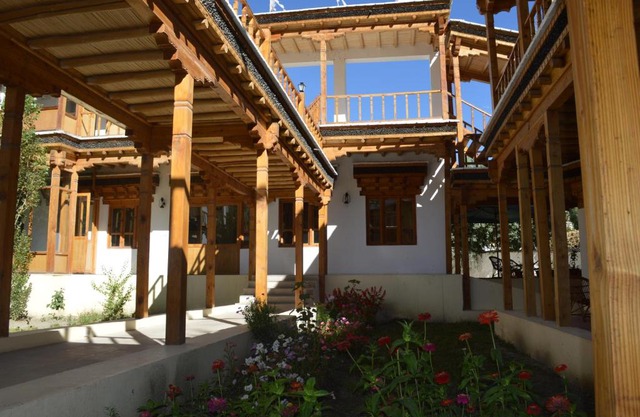 WelcomHeritage Lha-ri-sa Resort