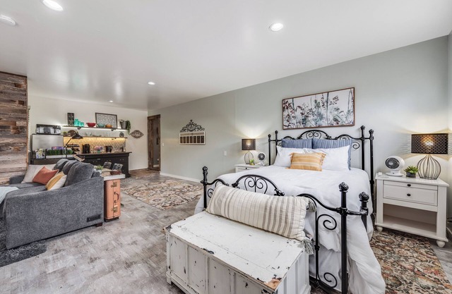 Welcoming Guest Suite in Snohomish