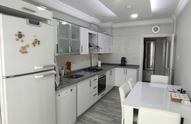 Well-Maintained 2+1 Apartment in the Center