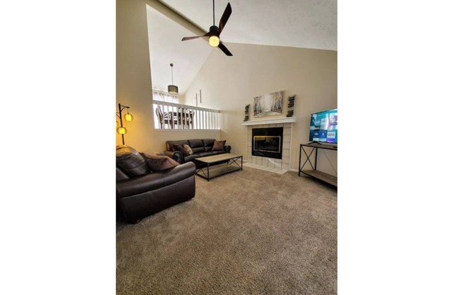 West Omaha Gem Near Trails, Parks & Dining ❤