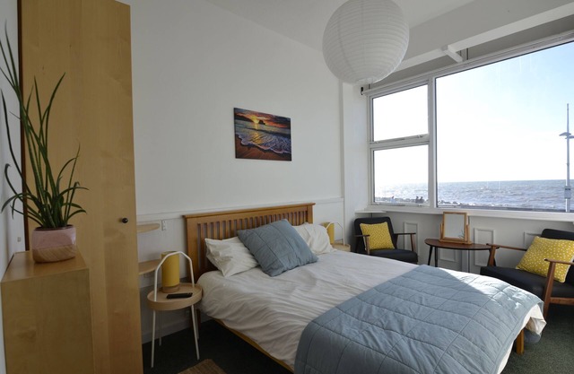 Westpoint Apartments - Apartment 2 Seaview No pets