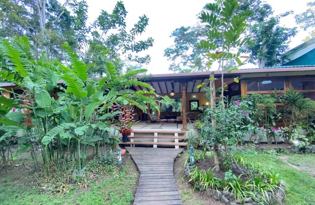 White Beach Jungle Villa and Private Pool, National Park Cahuita