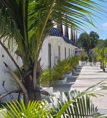 White Beach Resort Longset