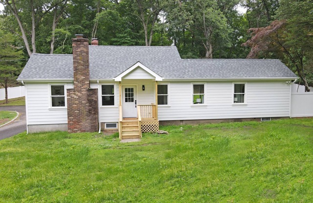 White Cottage East Setauket