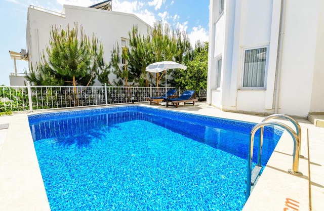 White Dream Villa 2