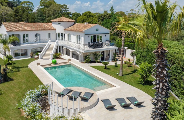 WHITE HOUSE CAP ANTIBES