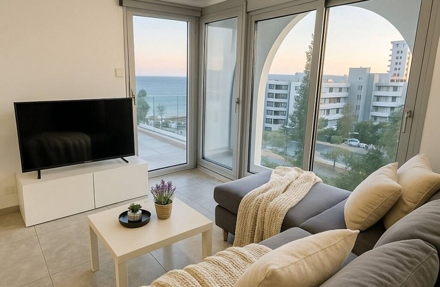 White Sea View Limassol - Your apartment near the Limassol's beach
