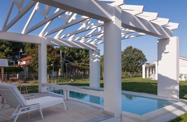 White Villas * Private Pool Villa * Luxury on Sandy Beach, Pool