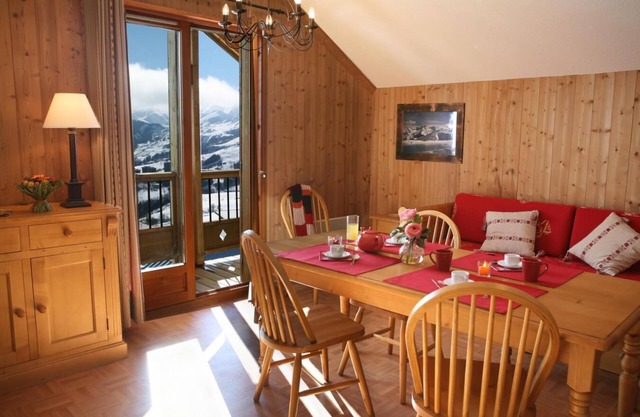 Résidence Les Chalets Des Cimes Pièces Personnes 