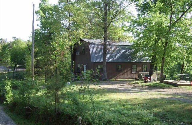 Windchimes Cabin-Seasonal View of Ouachita River
