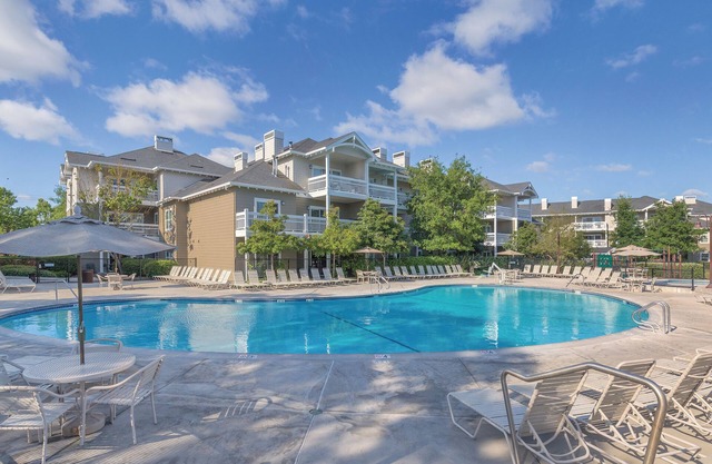 Windsor, CA: Sonoma 2 Bedroom Condo w/Fireplace, Resort Pool, Spa, WiFi & More!
