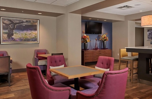 Wine Country Getaway in Sherwood! Indoor Pool, Free Breakfast, Pets Allowed!
