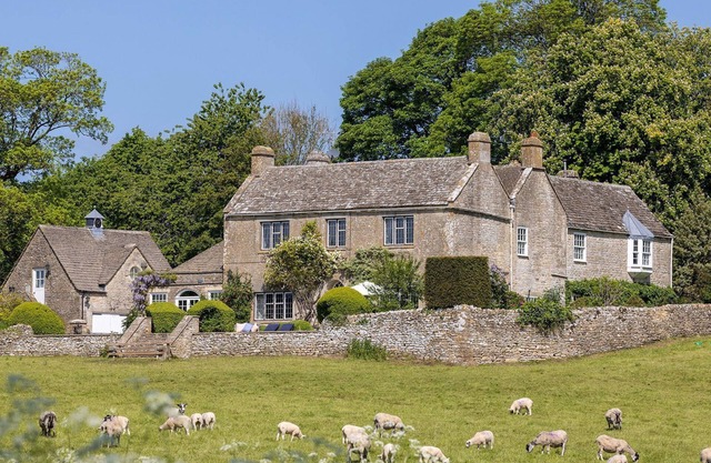 Winstone Glebe House - sleeps 12 guests in 6 bedrooms