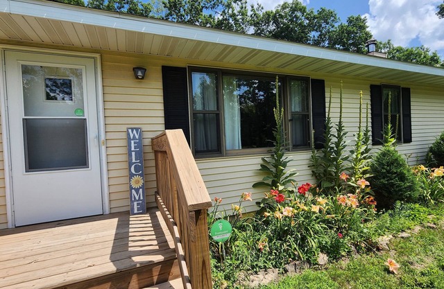 Wisconsin Dells Family Getaway - 'Sunflower' at Spring Lake/'100 Acre Woods'