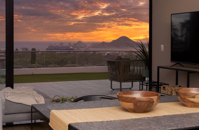 Wonderful 3 bedroom condo with private garden and lovely views