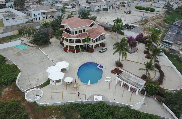 Wonderful beachfront vacation house