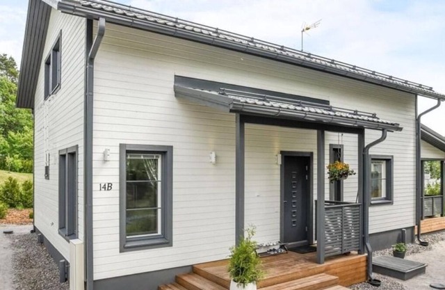 Wonderful house at a lakecity near Helsinki& and the airport