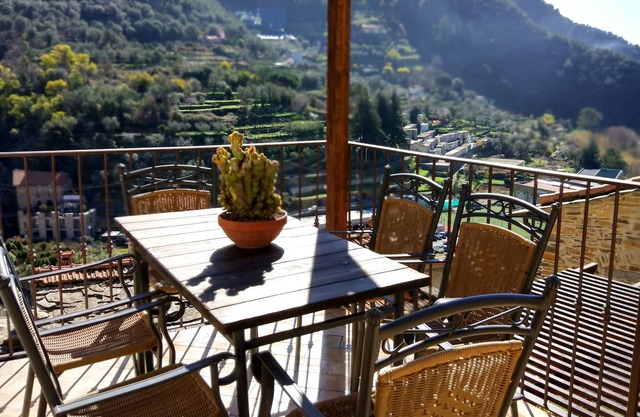 Wonderful loft in the old luxury castle area, large outdoor spaces