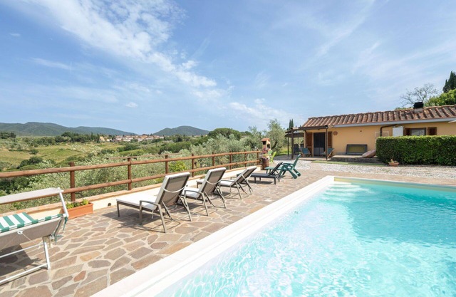 Wonderful private villa with private pool, WIFI, hot tub, TV, pets allowed and panoramic view