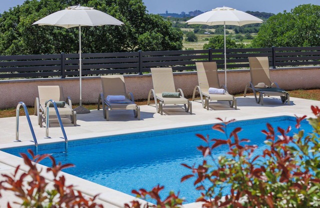 Wonderful private villa for 5 people with WIFI, A/C, private pool, TV, terrace and panoramic view