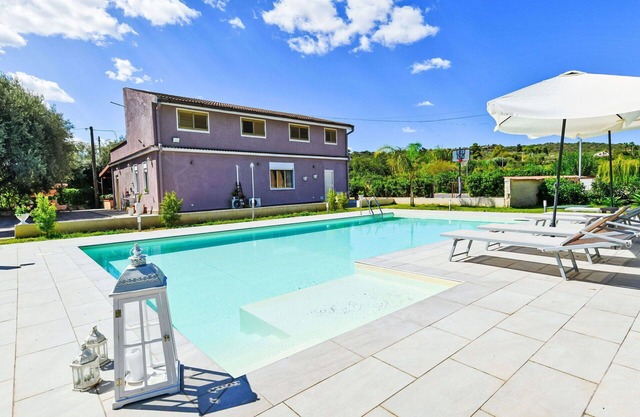 Wonderful private villa for 6 guests with private pool, A/C, WIFI, TV and patio