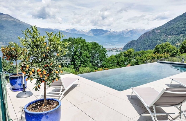 Wonderful private villa for 5 people with WIFI, pool, TV and patio