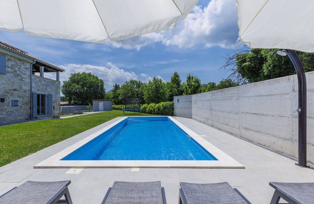 Wonderful private villa for 6 people with A/C, WIFI, hot tub, private pool, TV and terrace