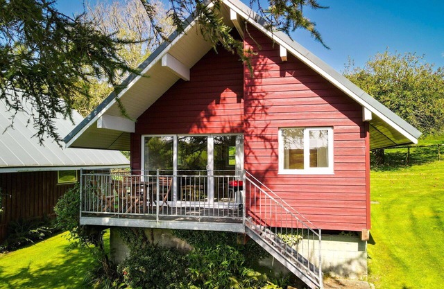 Wonderful private villa for 4 people with WIFI, hot tub, TV and patio