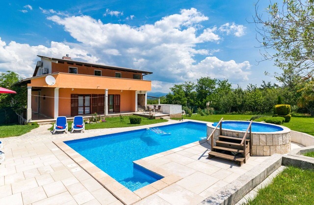 Wonderful private villa for 10 people with A/C, private pool, WIFI, TV, terrace and pets allowed