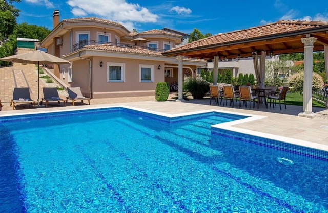 Wonderful private villa for 8 people with WIFI, A/C, private pool, TV, terrace and parking