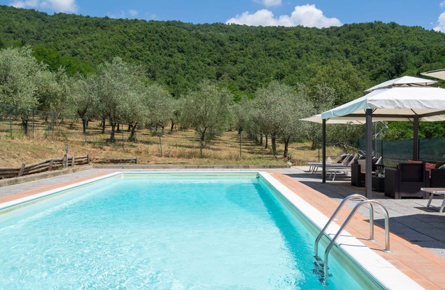 Wonderful private villa for 10 people with WIFI, private pool, TV, patio and pets allowed