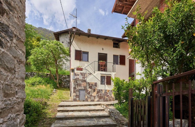 Wonderful private villa for 3 people with WIFI, patio and pets allowed