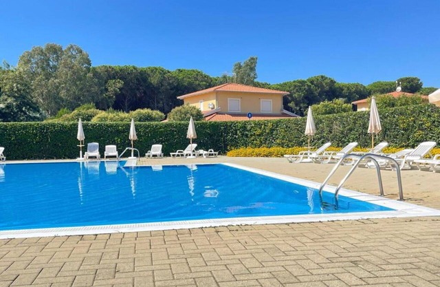 Wonderful villa for 5 people with WIFI, pool, A/C, veranda and pets allowed