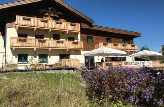 Wonderfully relax and, in an apartment overlooking the slopes/mountains.